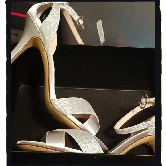 Women's Nina shoes  - Picture 1 of 6